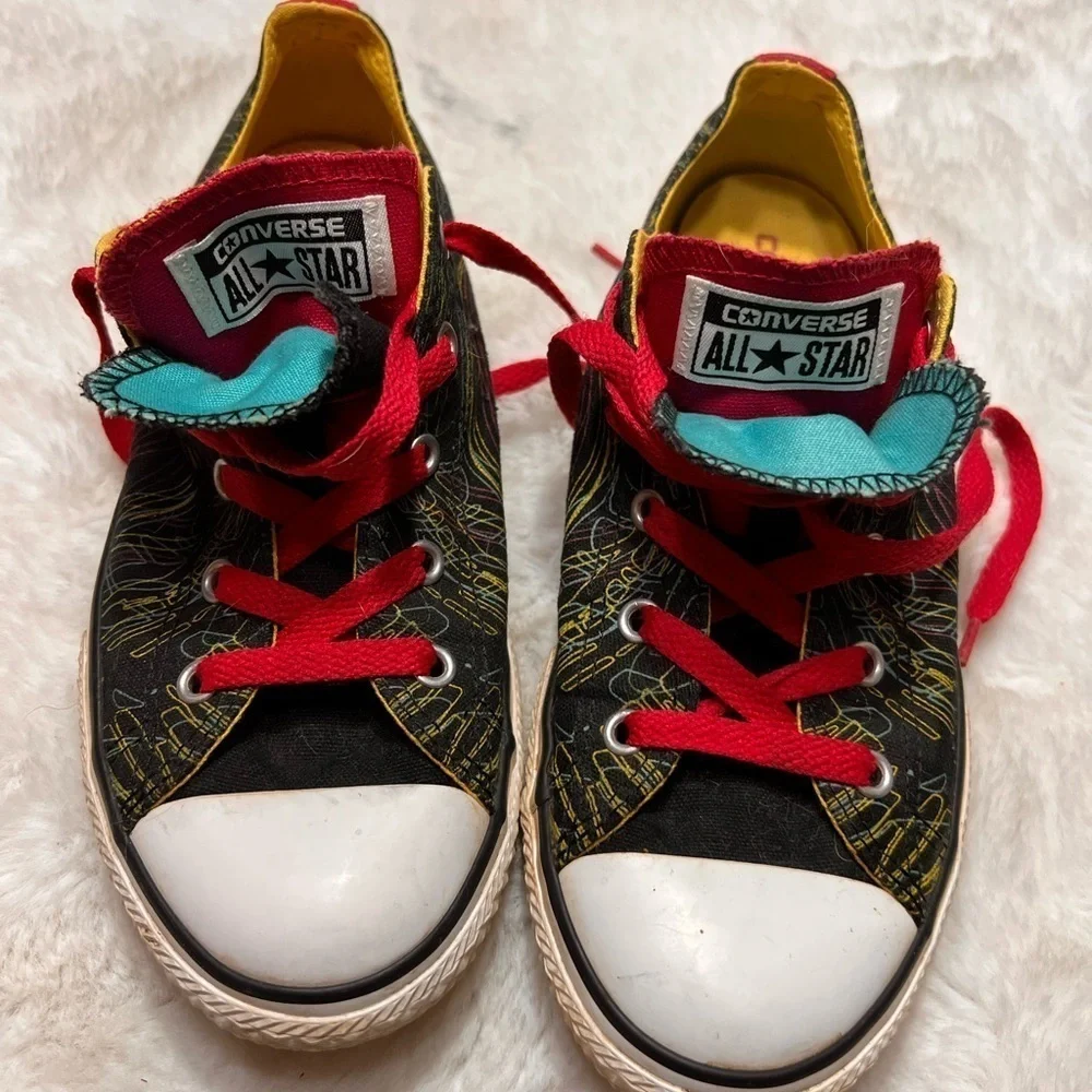 Converse sneakers size 4